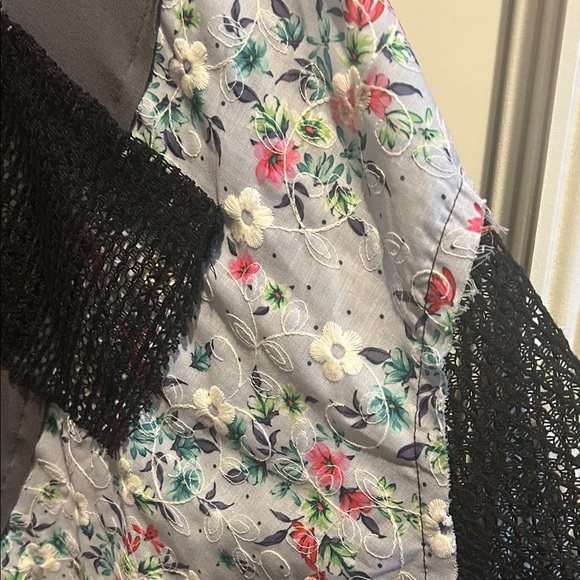 POL Women's Charcoal and Floral Patchwork Blouse - Picture 3 of 6